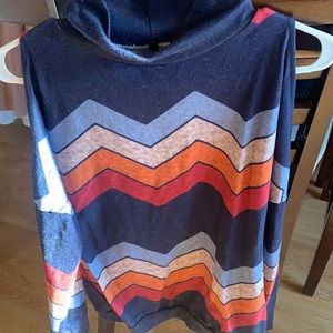 Light cold shouldered long sleeve shirt